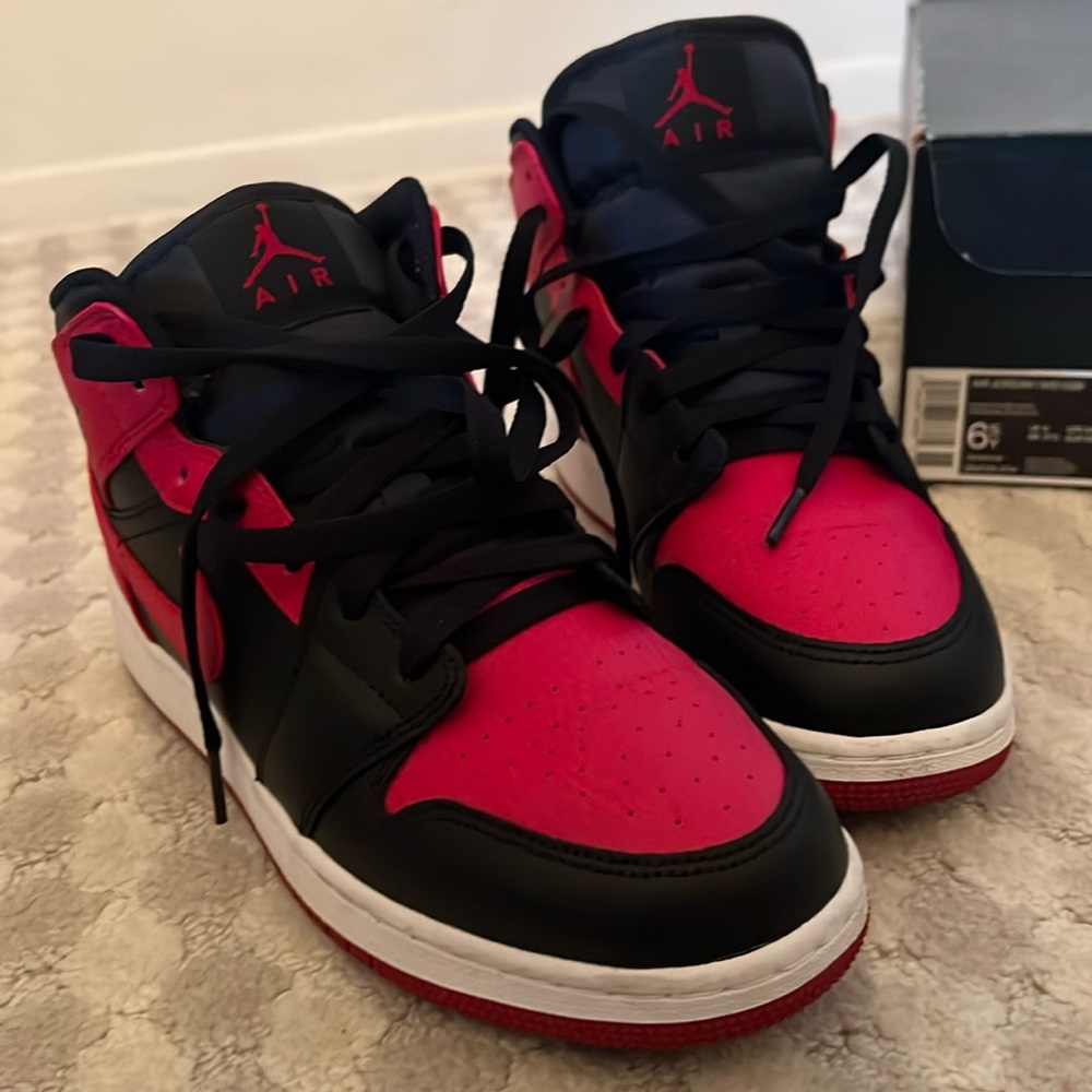 Air Jordan Mid